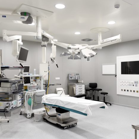 Juan Luis Mendoza es médico especialista del área Medicina del Aparato Digestivo